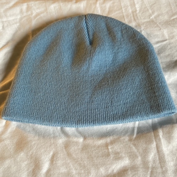 🦄 one Tree Hill Light Blue Beanie - Picture 5 of 12